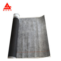 Rouleau antidérapant pour toiture imperméable et perméable à la vapeur