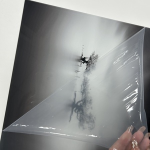 Lámina Acrílica Transparente Resistente con Impresión de Logotipo UV y Bordes Cortados con Láser para Paneles Publicitarios Personalizados - Product Image 3