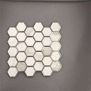 Tuile de mosaïque <span class=keywords><strong>hexagonale</strong></span> en céramique de stock d'usine d'épaisseur de 6-8mm de conception moderne pour des projets de mur intérieur d'hôtel - Product Image 4