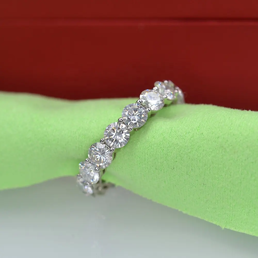 F cor moissanite pedra diamante círculo inteiro ajuste 18k ouro sintético diamante casamento eternidade banda anel