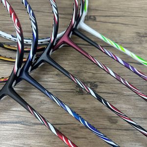 <span class=keywords><strong>Raquette</strong></span> de <span class=keywords><strong>badminton</strong></span> sans marque 100ZZ, entièrement en fibre de carbone, noyau solide en mousse, construction double-moulée, légèrement rigide, <span class=keywords><strong>taille</strong></span> de grip 61 - Product Image 4