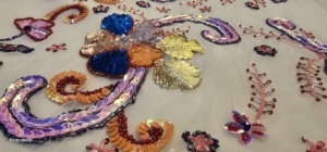 100% tissu perlé de luxe en polyester avec zircon fait à la main fournisseur indien tissé maille motif fabrication de vêtements de mariage - Product Image 3