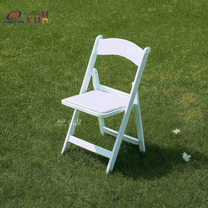 Venta al por mayor de fábrica, alquiler al aire libre, sillas de mesa plegables para fiestas, silla plegable de resina de boda de plástico blanco - Product Image 1