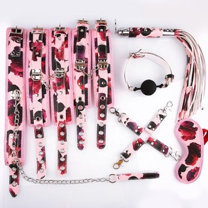 Ensemble de bondage léopard 8 pièces en cuir PU avec menottes, directement de l'usine, jouets sexuels pour adultes pour le plaisir féminin - Product Image 4