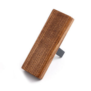 กล่องน้ำหอมปรับอากาศในรถยนต์แบบหนีบช่องแอร์ ดีไซน์หรูหรา ปี 2025 ผลิตจากโลหะและไม้แท้ พร้อมโลโก้สั่งทำพิเศษ  ตกแต่งด้วยเจล - Product Image 4