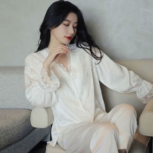 Conjunto de Pijama de Manga Larga con Encaje Dulce para Verano 2026, Pijama de Seda Satén Blanca con Cuello en V para Mujer - Product Image 1