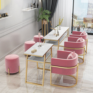 Table de manucure et pédicure avec plateau en marbre blanc, pieds en métal doré, étagère de rangement et fauteuils confortables en velours - Product Image 3