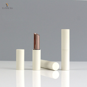 Nouveau stock – Flacon vide pour baume à lèvres cosmétique DIY, blanc mat, 3,5 g, en ABS, avec capuchon à vis, emballage pour rouge à lèvres, impression UV, moulage par <span class=keywords><strong>injection</strong></span> - Product Image 1