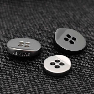 SANKO Özelleştirilmiş Metal Düğmeler Gömlek İçin 4 Delikli 4 Gözlü Çevre Dostu Kaplama Erkek Kadın Giyim Toptan Satış - Product Image 1