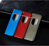 Briquet électronique moderne carré en métal pour l'extérieur avec chargement USB et design coupe-vent pour accessoires