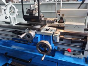 Automatique BT40 <span class=keywords><strong>M</strong></span>écanique Horizontal Parallèle Tour Manuel Vitesse Variable Banc Engin Tour Machine - Product Image 5