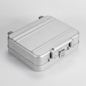 Boîte <span class=keywords><strong>à</strong></span> <span class=keywords><strong>outils</strong></span> en aluminium miniature de haute qualité pour le rangement et l'organisation des montres. Personnalisable avec doublure LOGO. - Product Image 3