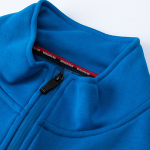 <span class=keywords><strong>Felpa</strong></span> <span class=keywords><strong>con</strong></span> Cappuccio e Colletto Alto <span class=keywords><strong>con</strong></span> <span class=keywords><strong>Cerniera</strong></span> in Pile di Pelliccia di Volpe Argentata - Cappotto Invernale in Cotone di Marca Vintage e Trendy - Product Image 4