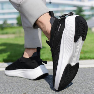 أحذية رياضية خفيفة الوزن عالية الجودة للركض في الهواء الطلق لعام 2026، أحذية رياضية مريحة بنعل ناعم للرجال، تصنيع أحذية رجالية بشعار مخصص - Product Image 4