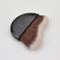 Petit pinceau à poudre de contournement semi-circulaire plat et en forme d'éventail pour le visage pinceau de maquillage multifonctionnel portable