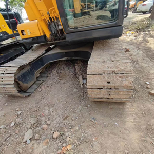 Excavadora de cadenas Hyundai 150LC 7 usada en buen estado de funcionamiento con motor eléctrico y bomba. - Product Image 5