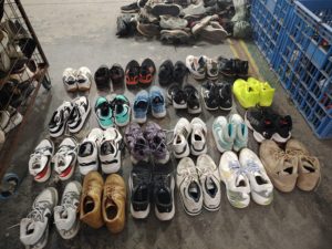 Ballots de chaussures de qualité mixte de marques premium, vêtements usagés - Ballots de chaussures et de vêtements - Product Image 4