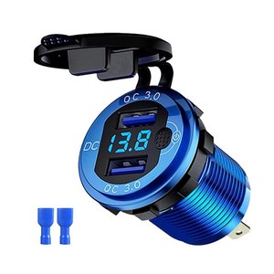 Chargeur de voiture à double port USB à charge rapide 12-24V avec affichage de la tension et cache anti-poussière pour voiture et moto - Product Image 1
