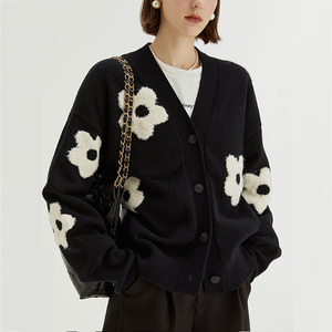 Maglione da donna stile Y2k autunno inverno <span class=keywords><strong>nero</strong></span> con scollo a V Jacquard floreale alla moda maglione lavorato a maglia Casual - Product Image 1