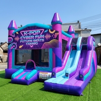 Structure gonflable commerciale combinée avec toboggan, château gonflable futuriste néon K-Pop pour location événementielle