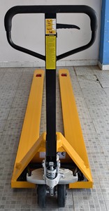 Vietnam MLS Heavy Duty Hydraulic Hand Jack-Manual Pallet Truck Model 2000mm Warehouse Logistics <b>Material</b> <b>Handling</b> Equipment - Product Image 3