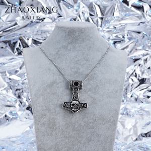 Colliers avec gros pendentifs tête de mort pour hommes, bijoux hip-hop punk en gros, chaîne marteau en acier inoxydable - Product Image 4