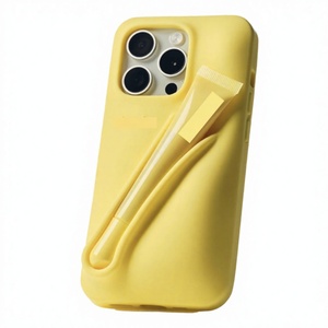 เคสกันกระแทกซิลิโคนแท้สุดล้ำสำหรับ 16 Pro - ดีไซน์แฟชั่นสตรีทเพื่อชีวิตที่สนุกสนานยิ่งขึ้น - Product Image 4