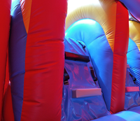 Structures gonflables personnalisées Nova avec toboggan pour les fêtes d'enfants en plein air