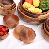 Petits bols et assiettes en bois pour salade de fruits (mangue), bols en noix de coco et ensembles de cuillères en bois pour la cuisine