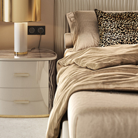 Lit en bois de style nordique de luxe italien, grand et plat, pour chambre principale, avec dossier souple, pour hôtel, école ou chambre à coucher à domicile