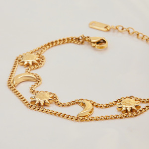 Bracelet soleil et lune, chaîne en or, design géométrique, bijoux unisexes - Product Image 2
