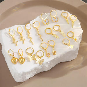 Boucles d'oreilles pendantes tendance, 9 paires, en alliage de zinc plaqué or pour femmes, design papillon, étoile, cœur, fleur - Product Image 3