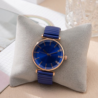 Jam Tangan Wanita Model Siswi Modis Laris Manis untuk Perdagangan Luar Negeri, Tali Elastis Bahan Alloy, Jam Quartz, Stok Pabrik