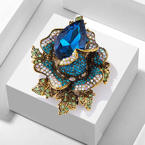Broche de Flor de Diamante Colorido Elegante de Alta Qualidade Joia Atraente Luxuosa de Cristal para Mulheres - Product Image 2