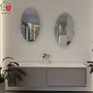 Meuble-lavabo de salle de bain gris froid moderne avec finition laquée en mélamine, lavabo double blanc, double miroir, style hôtel - Product Image 1