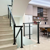 Edelstahl-PVC-Geländer für Wohnung Innen- und Außentreppen Minimalistisches Design 304er-Qualität mit Quadratpfosten Glasklammer