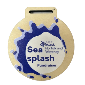 מדליות עץ מזכרת בהתאמה אישית מבריטניה לאירוע תרומת כספים של Sea Splash, מדליית אירוע צדקה עם חריטת לייזר בהתאמה אישית של לוגו, מדליות עץ - Product Image 1