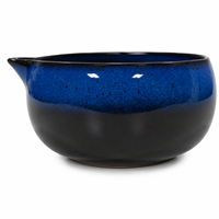 Bol à matcha en céramique rouge et noir de style japonais traditionnel avec bec verseur pour ensemble de thé matcha personnalisé