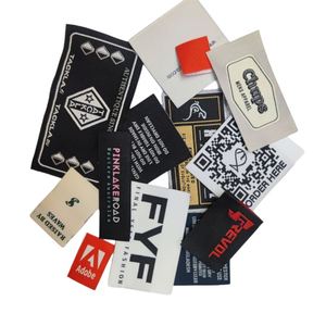 Etiqueta Tejida Cuadrada de Poliéster Ecológica Promocional con Logotipo de Marca, Etiqueta de Cuidado de Lavado Personalizada de Satén, Etiquetas en Relieve 3D para Calcetines - Product Image 3