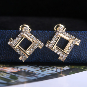 Orecchini Minimalisti in Stile Orientale per Donne, Eleganti Gioielli per le Orecchie alla Moda - Product Image 1