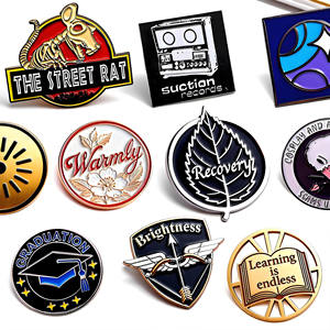 Металлические значки на заказ с золотым покрытием, мягкая эмаль, цинковый сплав, УФ-печать, нагрудные значки для подарков - Product Image 1