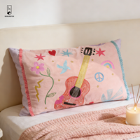 Coussin décoratif en velours rose avec broderie de guitare, signe de paix, franges arc-en-ciel, style hippie, pour canapé