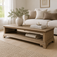 Table basse rectangulaire en bois massif artisanale et fiable, avec motif dentelé et plateau ouvert, pour salon