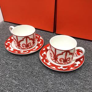 Lot de 2 tasses et soucoupes en céramique rouge nordique, ensemble en porcelaine fine, capacité 250 ml, pour le service du café et du thé - Product Image 4