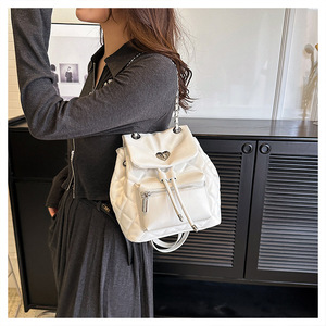 Version coréenne du sac à bandoulière de texture de mode femme nouveau sac à chaîne à motif de treillis de diamant de grande capacité sacs à dos de niche - Product Image 1