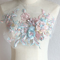 Appliques de mariage brodées en dentelle perlée à fleurs 3D