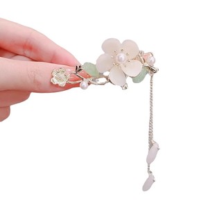Pince à cheveux rétro en alliage style vintage pour femme, avec pompon haut de gamme, pour coiffure Hanfu ou jupe équestre - Product Image 4