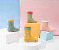 Quentin Logo personnalisé Chaussettes antidérapantes pour bébé nouveau-né Chaussettes antidérapantes 0-3 mois 6-12 mois Chaussettes en coton pour bébé pour garçon fille