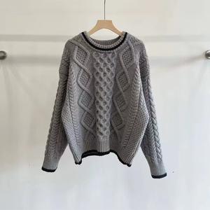 Suéter de lana de invierno con cuello redondo coreano de lujo al por mayor, prendas de punto informales de otoño, prendas de punto frontales informales de lujo con cuello redondo al por mayor - Product Image 2