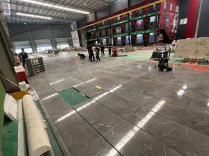 Marmo Grigio Stellato Naturale Eco-Friendly, Durevole e Moderno, con Sfondo Grigio e Punti Argento, per Cucina e Sala da Pranzo all'Aperto - Product Image 5